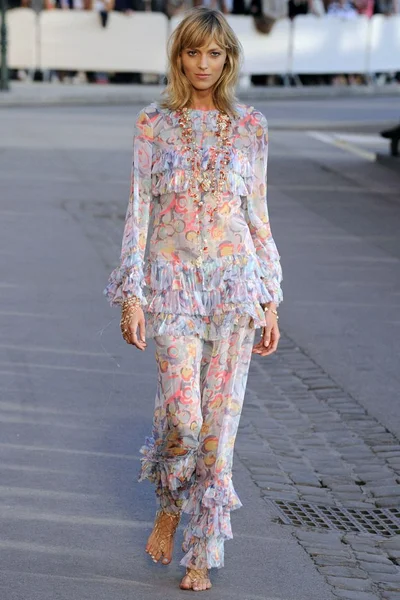 Look 7